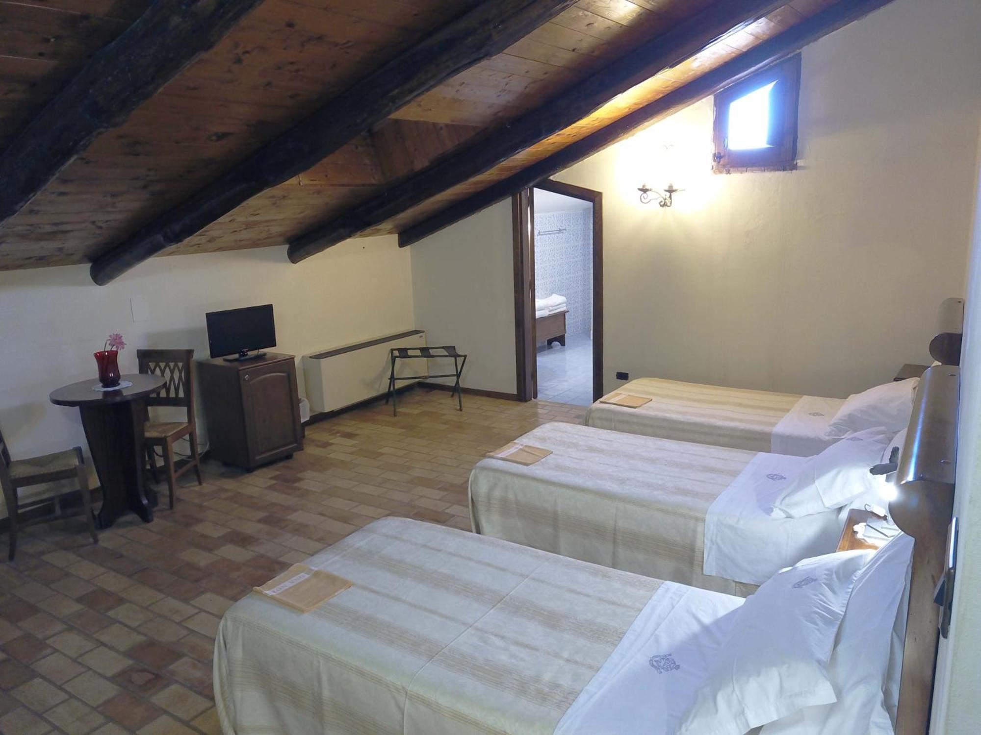 Castello Di Altomonte Hotel Kültér fotó